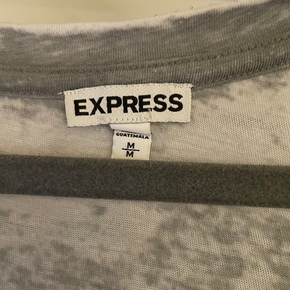 Women’s Express grey soft graphic Tee! Size Med - Picture 2 of 3